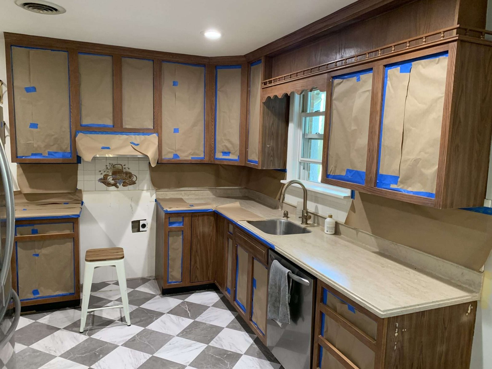 How To Paint Kitchen Cabinets With A Spray Gun - DIY | Pursuit of ...